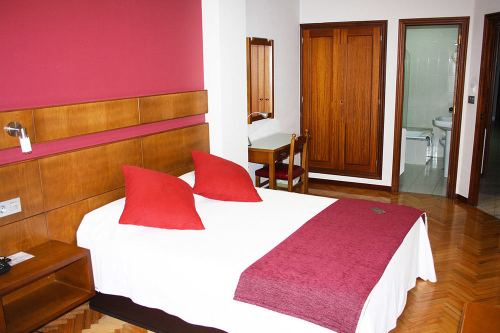 Hotel Altiana Ourense Exterior foto